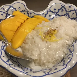 Sticky Rice w/ Mango (Seasonal)