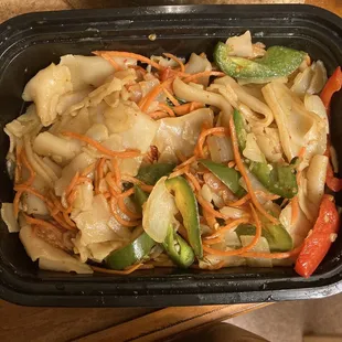 Drunken noodles very dry no sauce