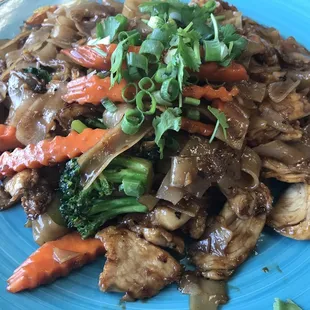 Pad se ew with chicken