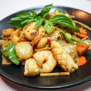 Seafood Pad Kee Mao