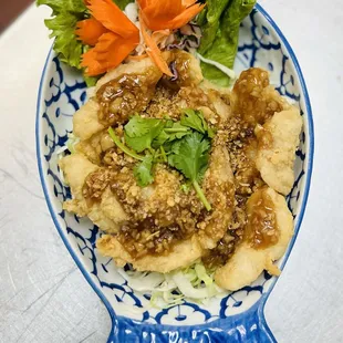 SMILE FRIED FISH Fried fish with garlic sauce