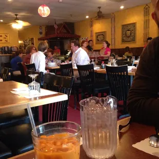 Clean restaurant with an Asian flair!