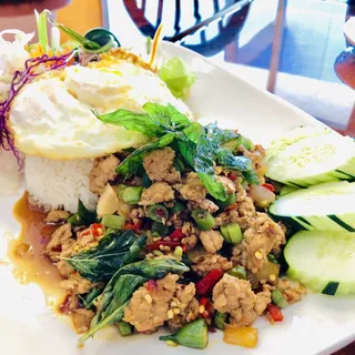 Kra Praw Moo Sab Kai Dao