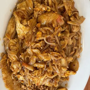 L8. Chicken Pad Thai