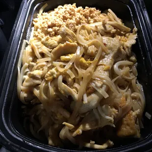 L8. Chicken Pad Thai