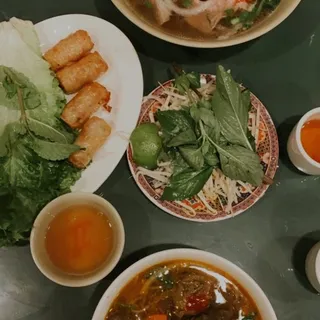 Stewed Beef Cubes And Tendon Noodles Soup