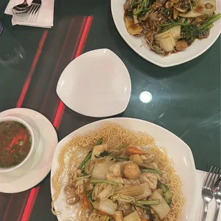 Beef And Vegetable Chow Fun