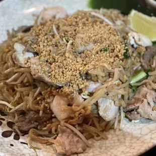 Paht Thai combination plate