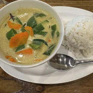 Green curry, my old lady&apos;s plate.