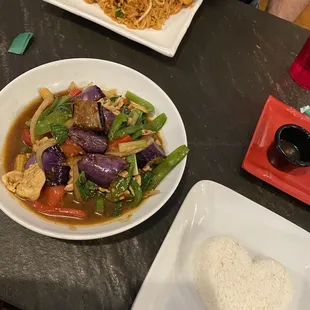 Pad Thai, stir fry eggplant