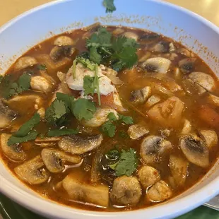 30. Thom Yum Soup w/ chicken