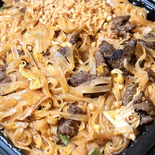 Pad Thai w/ Beef.