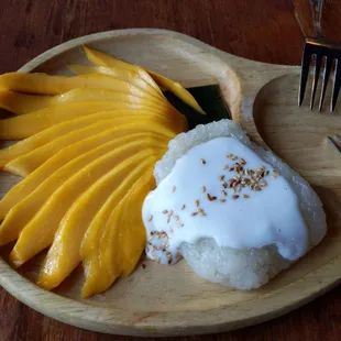 Sticky rice and mango