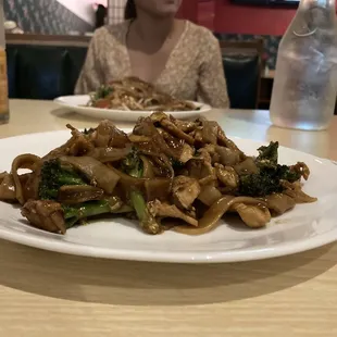 Broccoli Noodle (Pad See Eew).