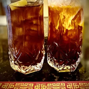 two glasses of iced tea