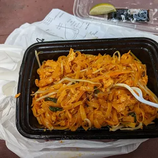 New to San Bernardino, ran into this nice upscale restaurant that serves the best chicken pad Thai.