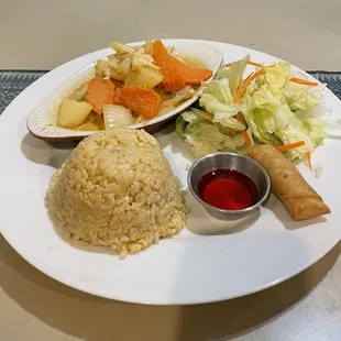 L9. Yellow Curry with Chicken Lunch