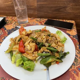 Drunken noodles with chicken