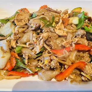 Drunken Noodles w/ Combination Meat (chicken and beef)