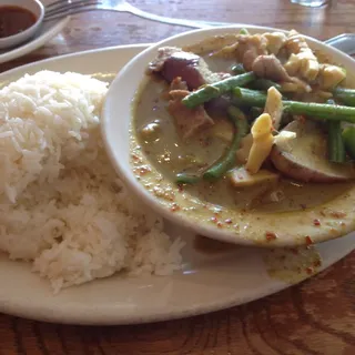 Green Curry Rice Plate