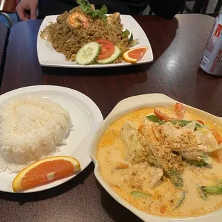 F3. Pineapple Fried Rice