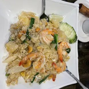 Pineapple fried rice with shrimp
