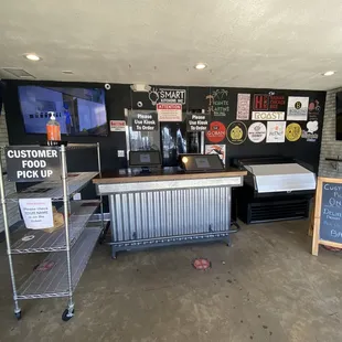 10/15/21 (fri): Customers pick up food in front on the rack. Google map directed me to the back :P