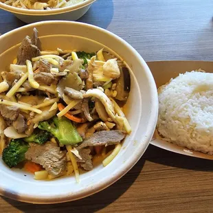 veg curry but with brown sauce instead of coconut milk