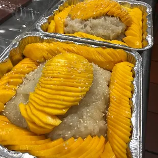Party mango with sweet sticky rice