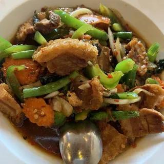 Crispy Pork with Spicy Basil Leaf