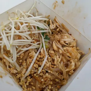 Chicken pad thai