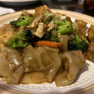 4. Pad See-Ew with Tofo