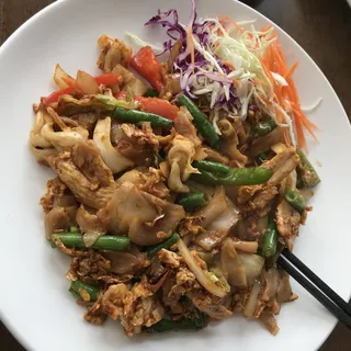 Pad Kee Mao with Chicken