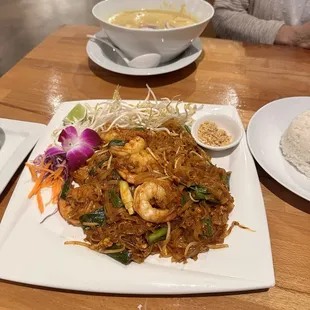 Pad Thai with shrimp.