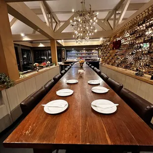 sushi and sashimi, interior