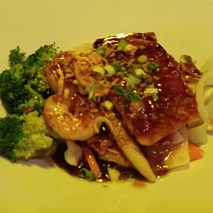 King and I. ( shrimp &amp; salmon) in garlic sauce.