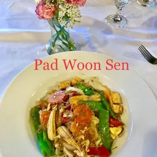 Pad Woon Sen dinner