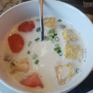 Tom Kha