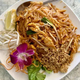 Pad Thai with chicken and no spice