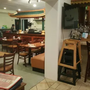 Clean entryway and dining area