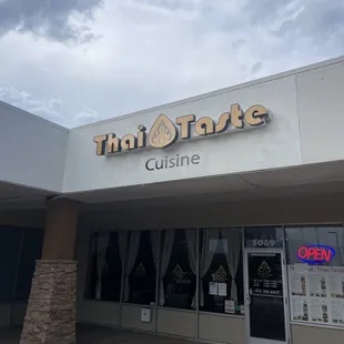 Hole in the wall entrance