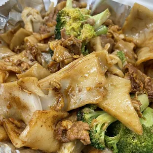 Pad Sew Ew with Pork - too salted
