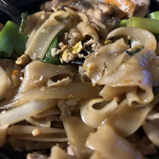 Pud Kee Mow - drunken noodles