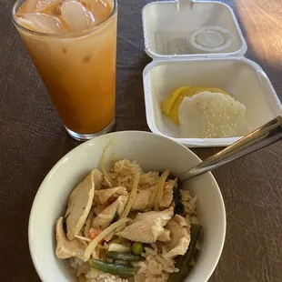 Red curry, mango sticky rice and Thai tea