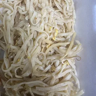 This is supposed to be "Mild plus veggie pad Thai". Looks like noodles dipped in water to me....
