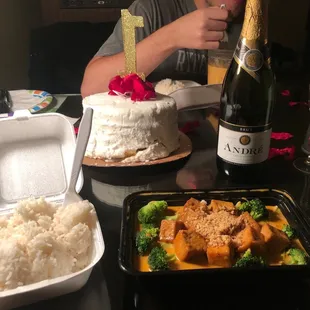 Peanut sauce with tofu