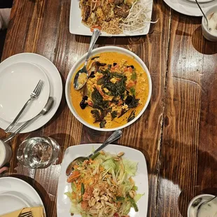 Pad Thai, Purple Heart &amp; Papaya Salad