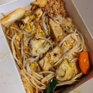 N1. Pad Thai with chicken