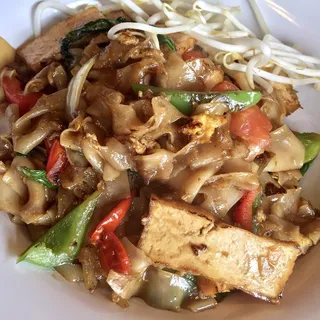 Pad Kee Mao (Drunken Noodle)