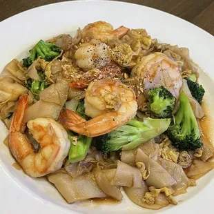 Pad See Ewe with Shrimp